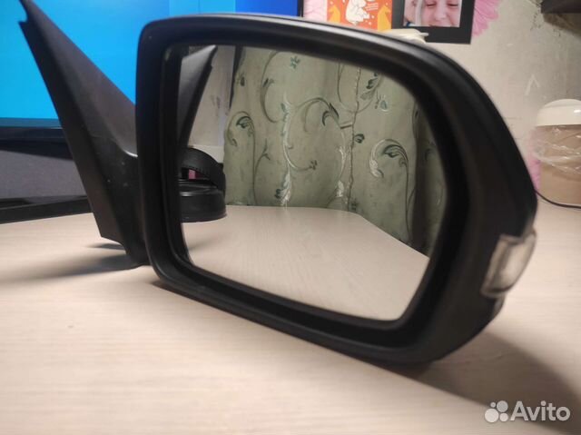 Правое зеркало LADA Vesta