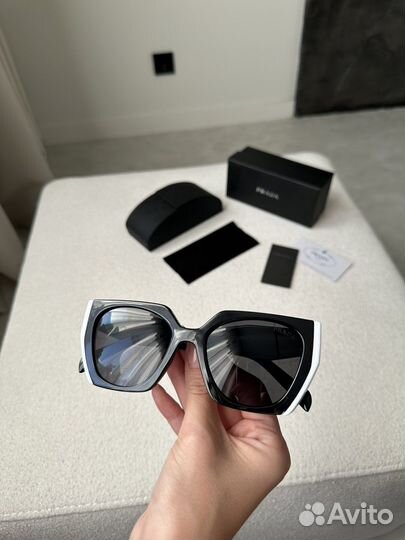 Солнцезащитные очки prada женские