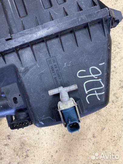 Корпус воздушного фильтра Toyota Funcargo