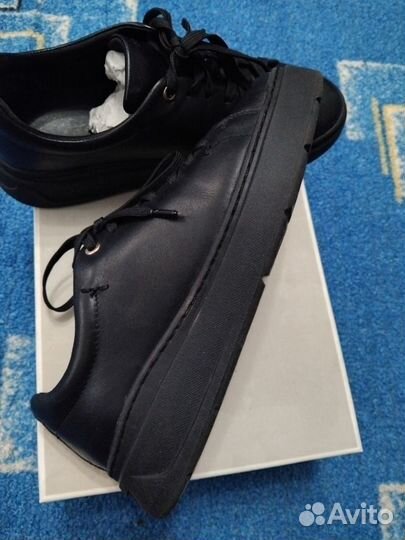 Кроссовки женские. Томарис