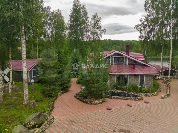 Дом 180 м² на участке 36 сот.