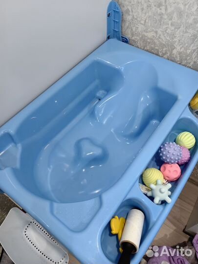 Пеленальный столик и ванночка
