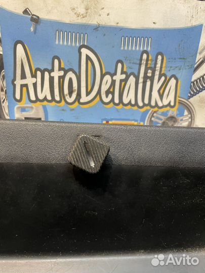 Крышка блока предохранителей VW Passat B3