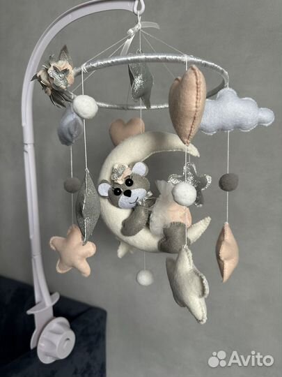 Мобиль в детскую кроватку новый