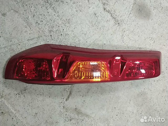 Левый фонарь Nissan X-trail