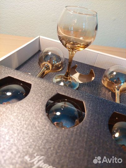 Новый набор рюмок из цветного стекла