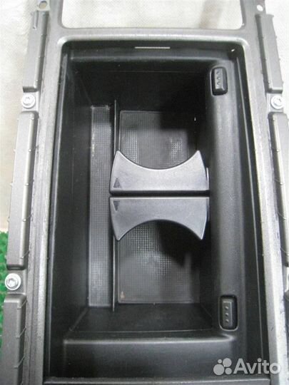 Ящик консоли Honda Civic 4D (FD) 2009