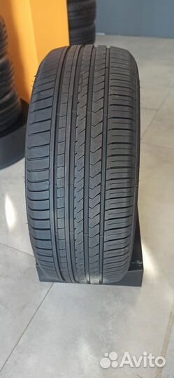 Winrun R330 255/35 R19