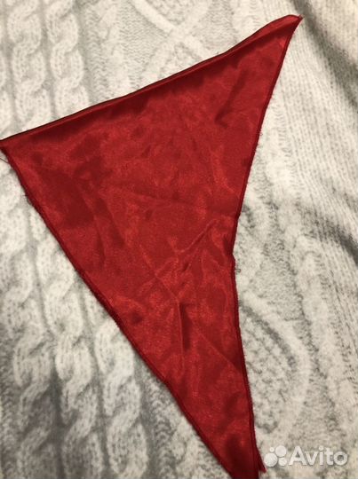 Платок красный