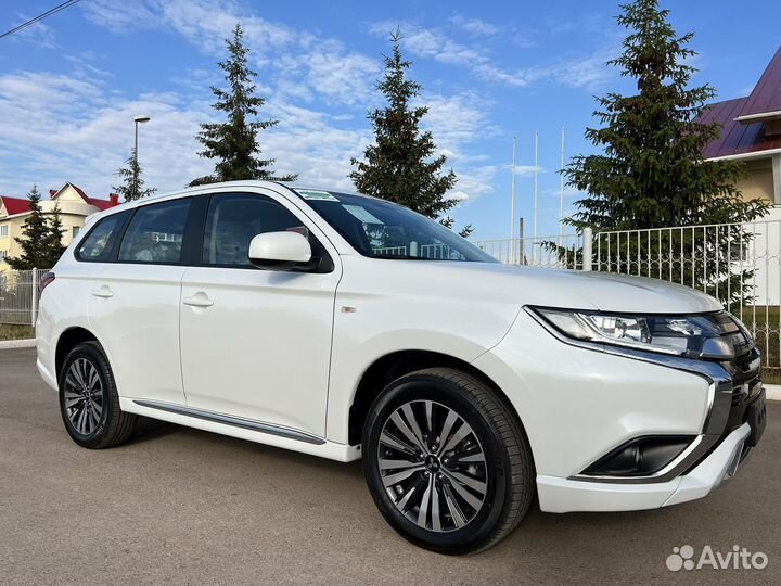 Mitsubishi Outlander 2.0 CVT, 2022, 31 км