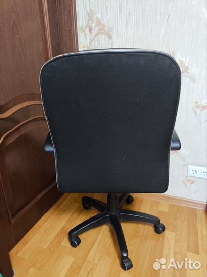 Компьютерное кресло