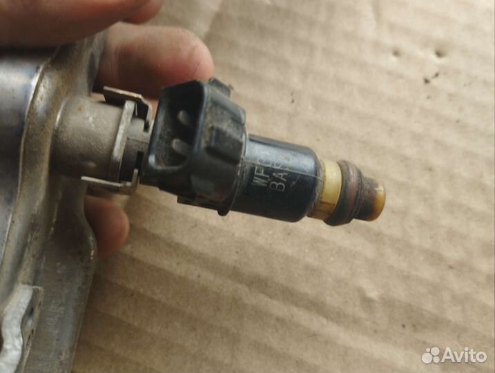 Топливная рампа с форсунками Honda Civic 4D 1.8