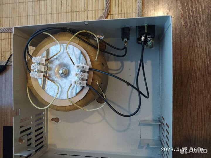 Продам понижающий трансформатор