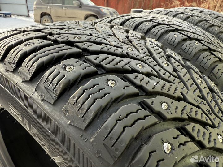 Nokian Tyres Hakkapeliitta 9 215/55 R17 98T