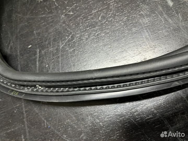 Уплотнитель багажника мерседес w218 cls500 4matic