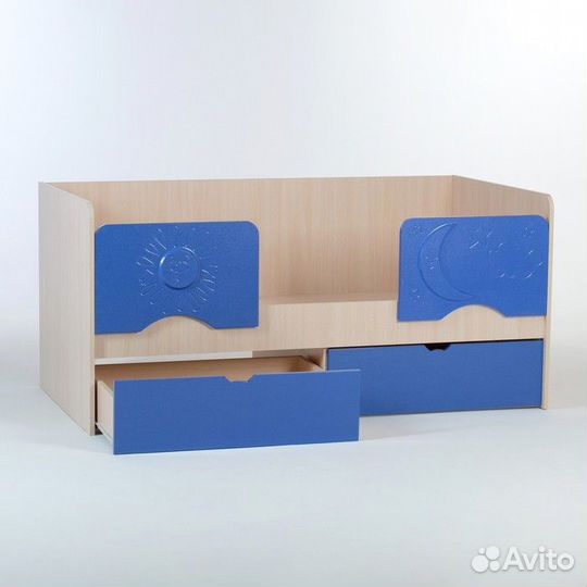 Кровать с бортиком