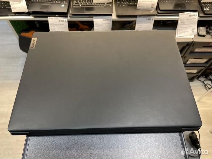 Сочный Ноутбук Lenovo для учебы