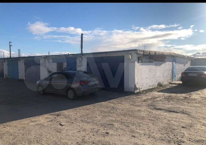Гараж, > 30 м²