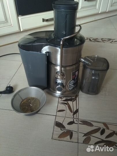 Соковыжималка Redmond RJ-M900