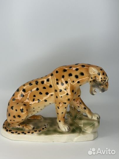 Статуэтка леопард