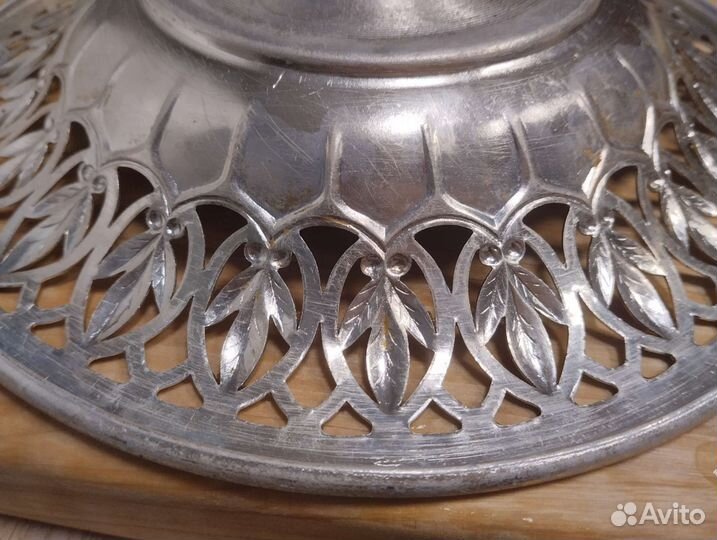 Металлическая тарелка, фруктовница, сухарница