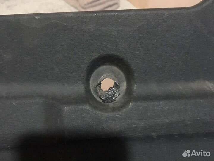 Пыльник замка капота Mitsubihi ASX 2013-год