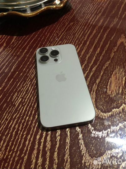 iPhone 15 Pro, 256 ГБ