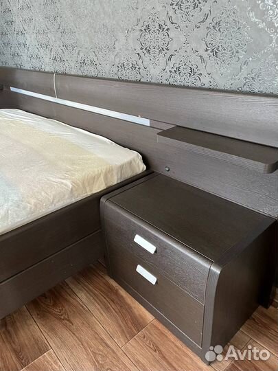 Спальный гарнитур