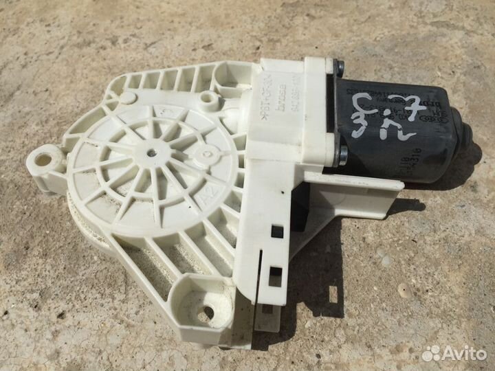 Моторчик стеклоподъемника audi A6 C7 2011-2017