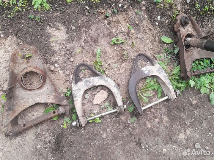 Рычаги верхние и нижние на Ваз