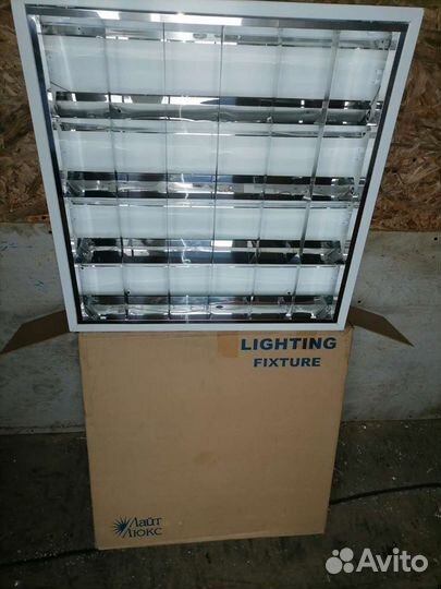 Продам 4 новых светильника