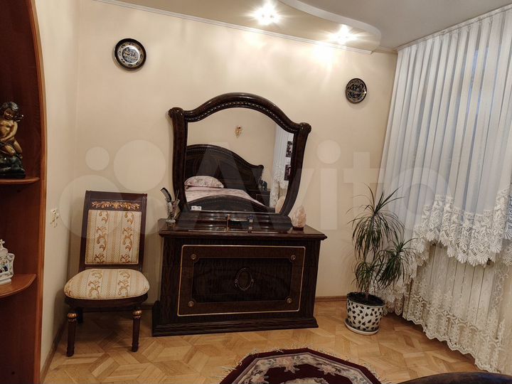 2-к. квартира, 100 м², 4/6 эт.