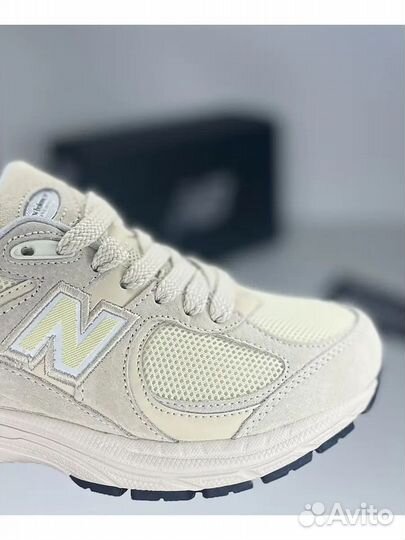 Кроссовки New Balance 2002r