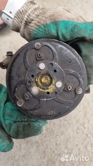 Компрессор кондиционера Volvo XC90, XC70, S60, S80