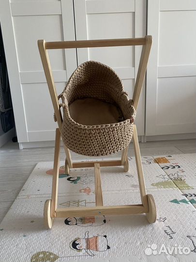 Вязаная люлька для куклы