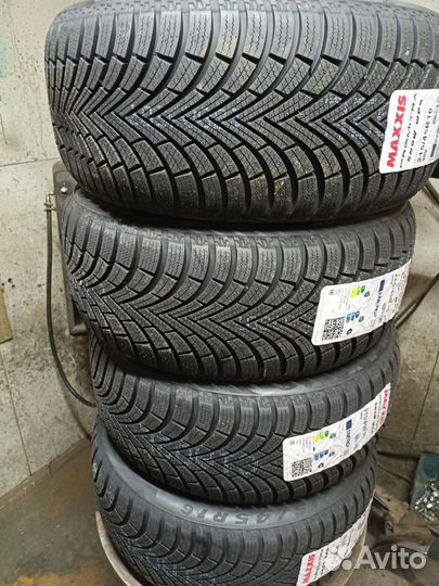Maxxis Premitra Snow WP6 225/40 R19 и 255/35 R19 93W