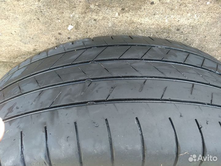 Goodyear EfficientGrip Performance 215/60 R16 95H