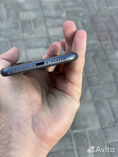 iPhone 11 (не вскрытый)