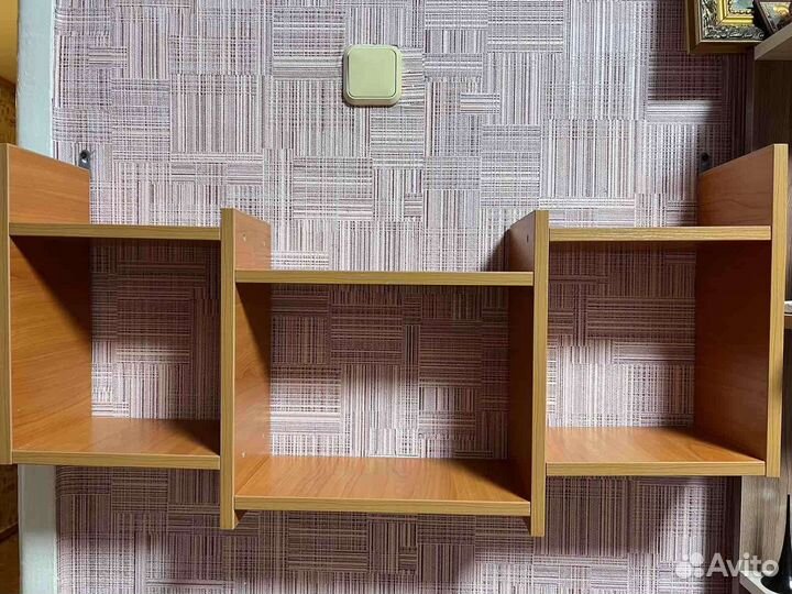 Книжные полки навесные