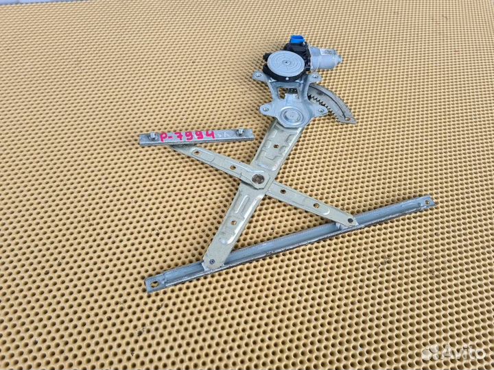 Стеклоподъемник задний правый Infiniti M25 M37 Q70