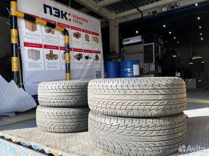 Kumho Ecsta HS51 215/45 R16