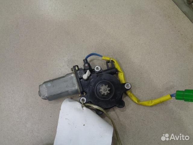 Моторчик стеклоподъемника задний правый Subaru Le