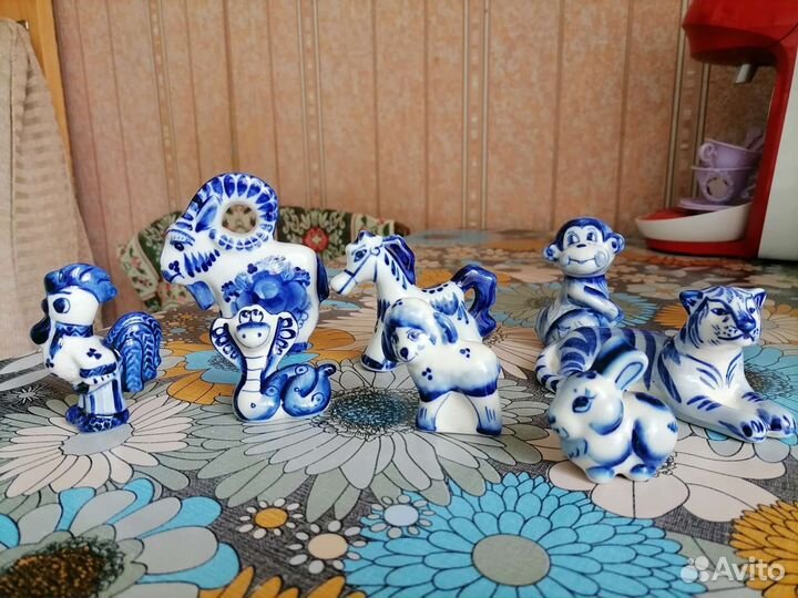 Фарфор Гжель, статуэтки