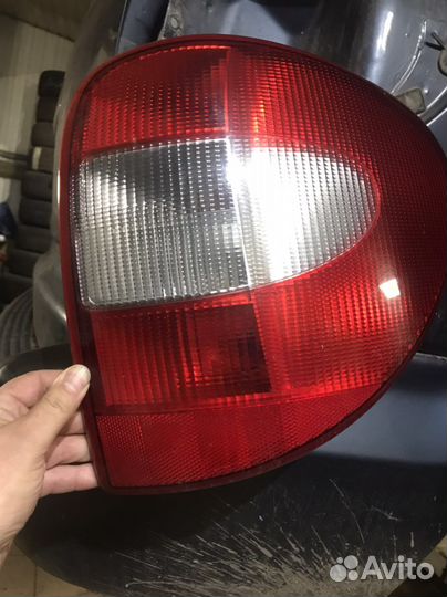 Задние фонари АКПП Dodge caravan