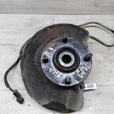 Кулак поворотный правый ступица Mitsubishi Lancer