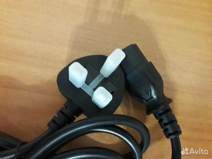 Кабель питания для компьютера, английская вилка