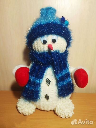 Игрушка снеговик вязаный новогодний