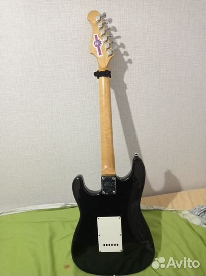 Электро гитара с комбиком, чехлом, педалей, шнуром
