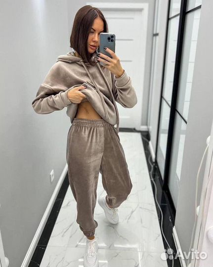 Костюм спортивный женский новый 42-44