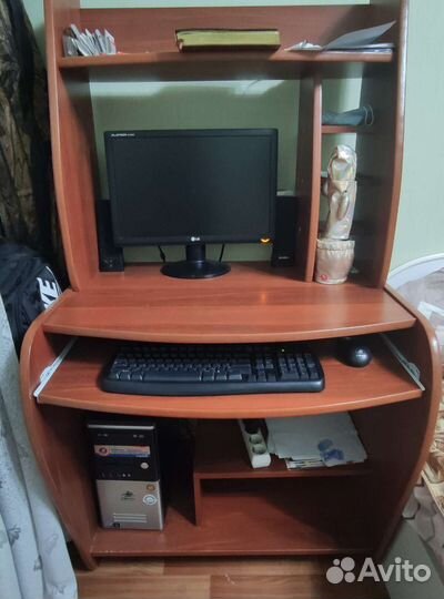 Компьютерный стол